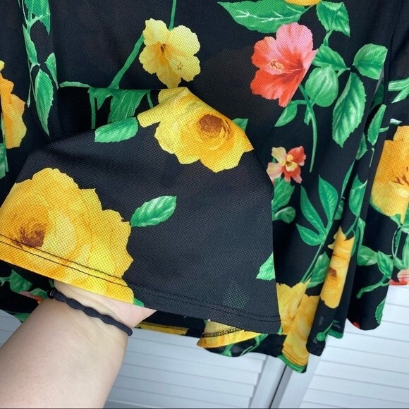 Vintage Willy Jay's Floral Rose Print Blouse with Flutter Sleeves Size S - Picture 9 of 11